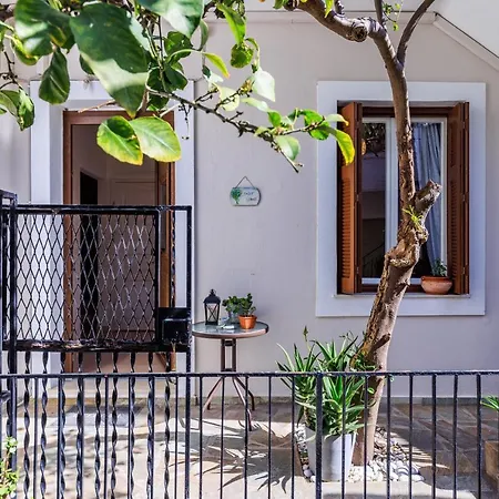 Petradi Town Apartment Skopelos Town Exterior photo