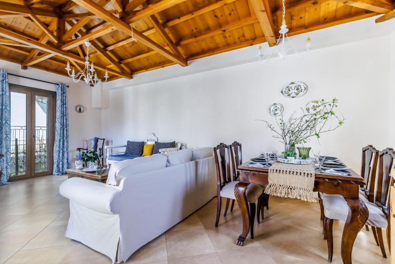 Apartment Petradi Town *