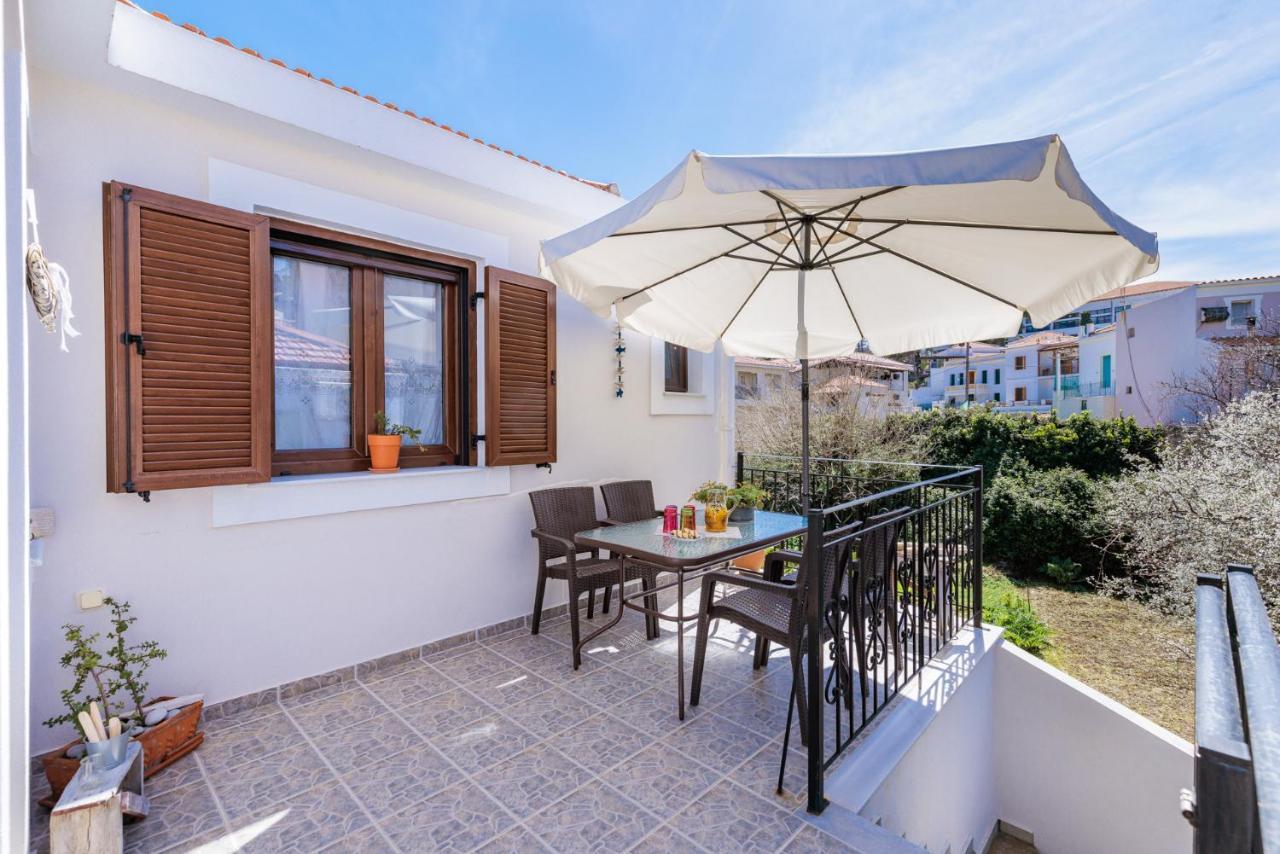 Petradi Town * Skopelos Town
